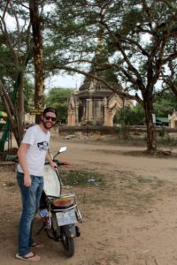 Thijs, an e-bike, and a pagoda.