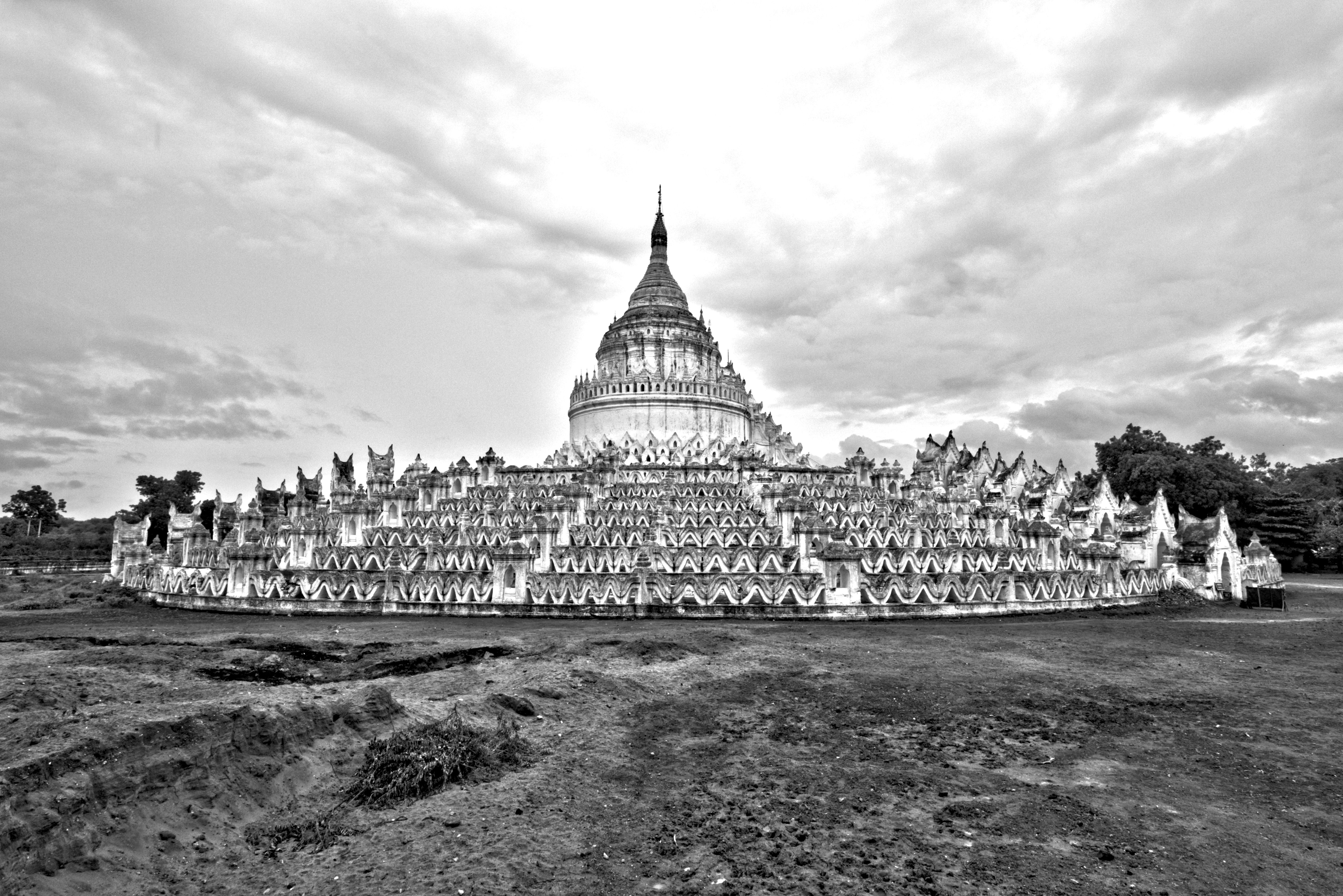 Mingun – The World’s Largest Pile of Bricks